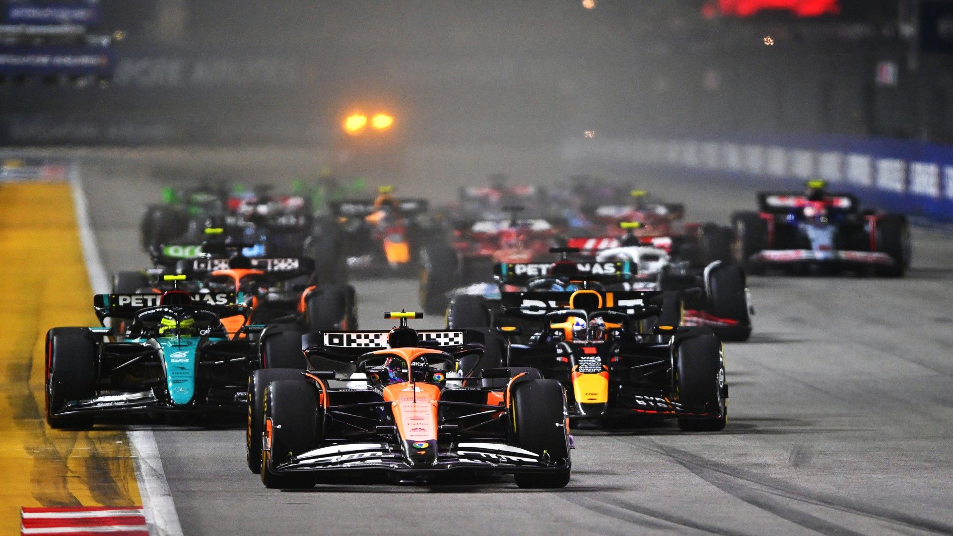 【限定】F1 2018年シンガポールGPオフィシャルプログラム　フォーミュラ1 限定】F1 2018年シンガポールGPオフィシャルプログラム